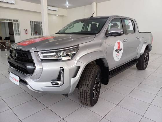 TOYOTA HILUX 2.8 D-4D TURBO DIESEL CD SRX 4X4 AUTOMÁTICO